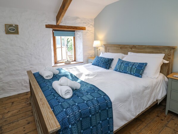 3 bedrooms, individually decorated, individually furnished, free WiFi - Ty Len (Haverfordwest)