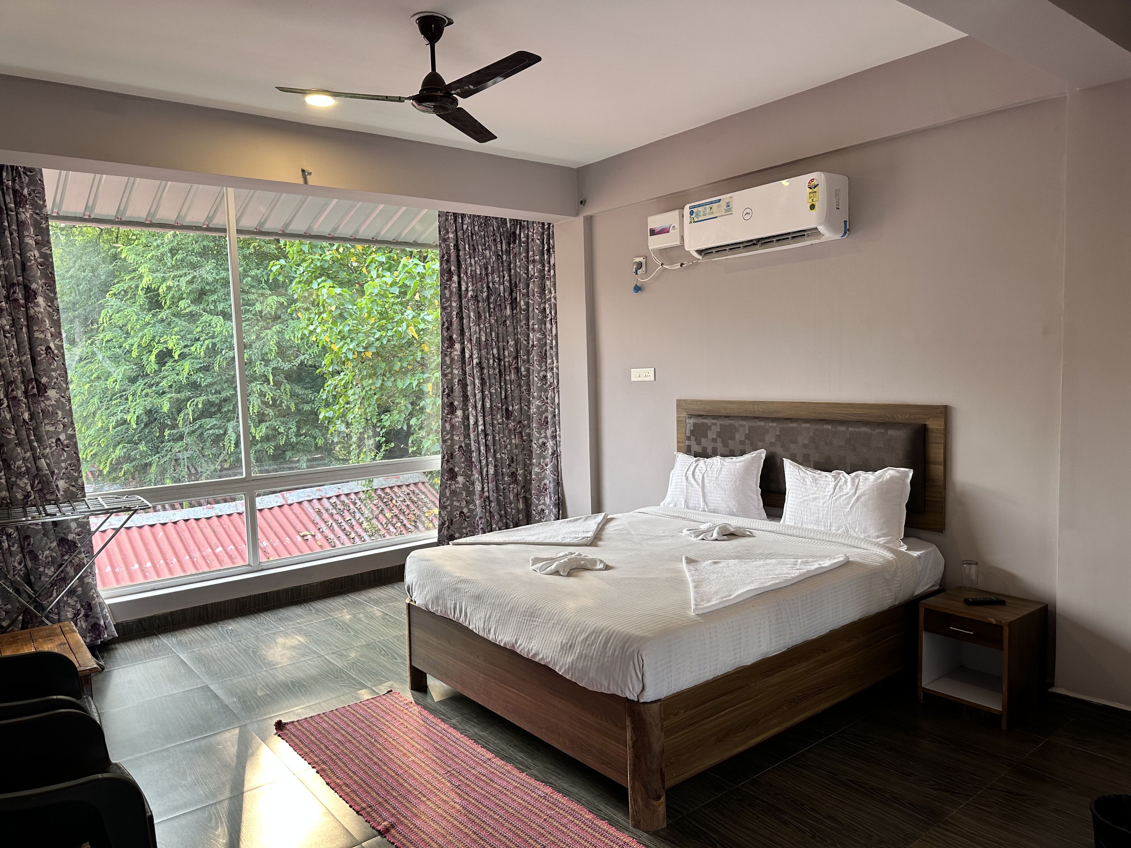 Deluxe Room | Free WiFi