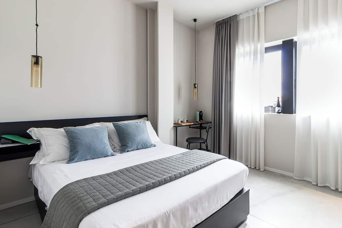 Chambre Simple Confort | Minibar, coffres-forts dans les chambres, Wi-Fi gratuit, draps fournis