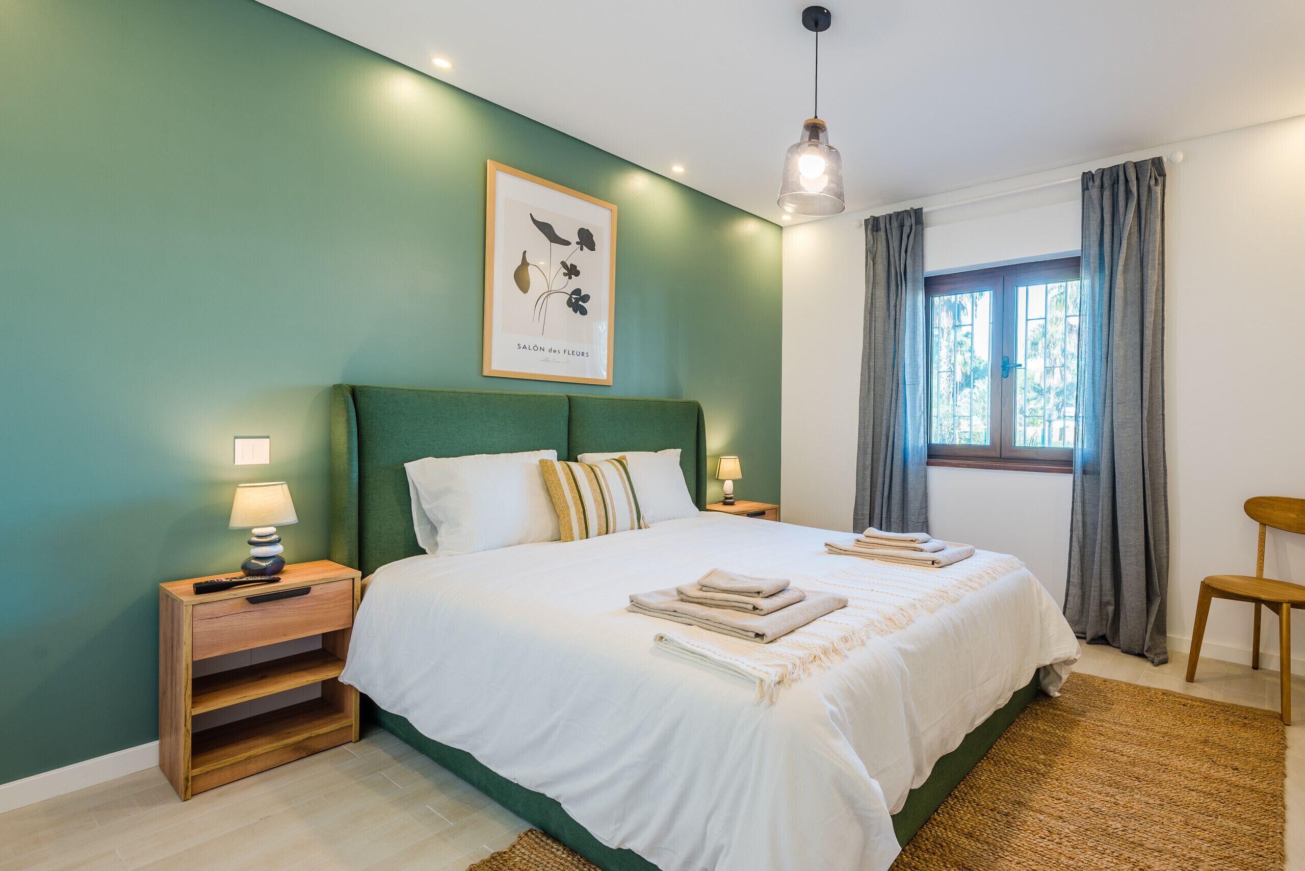 Iron/ironing board, WiFi (free), bed sheets