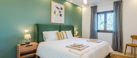 2 bedrooms, iron/ironing board, WiFi (free), bed sheets