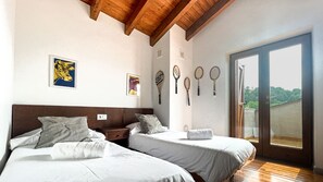 4 slaapkamers, een bureau, reisbedje, gratis wifi