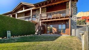 Exterior - Cal Vilaldach (Llivia)