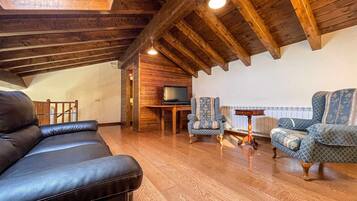 Televisie en een open haard