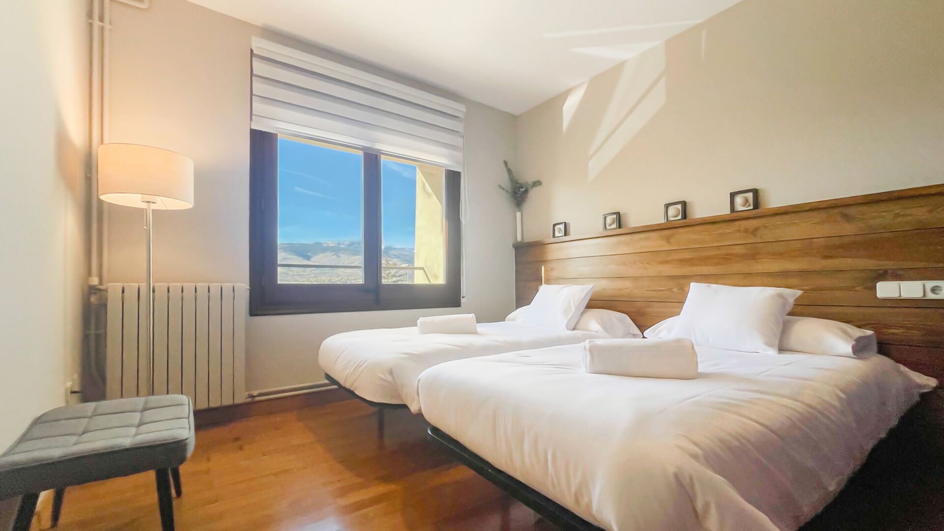 3 dormitorios, tabla de planchar con plancha, wifi gratis y ropa de cama