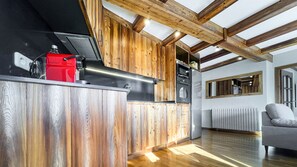 冷蔵庫、電子レンジ、オーブン、食器洗い機