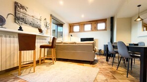 TV, fireplace - Puigcerdà Cal Gatesques 3 (Puigcerda)