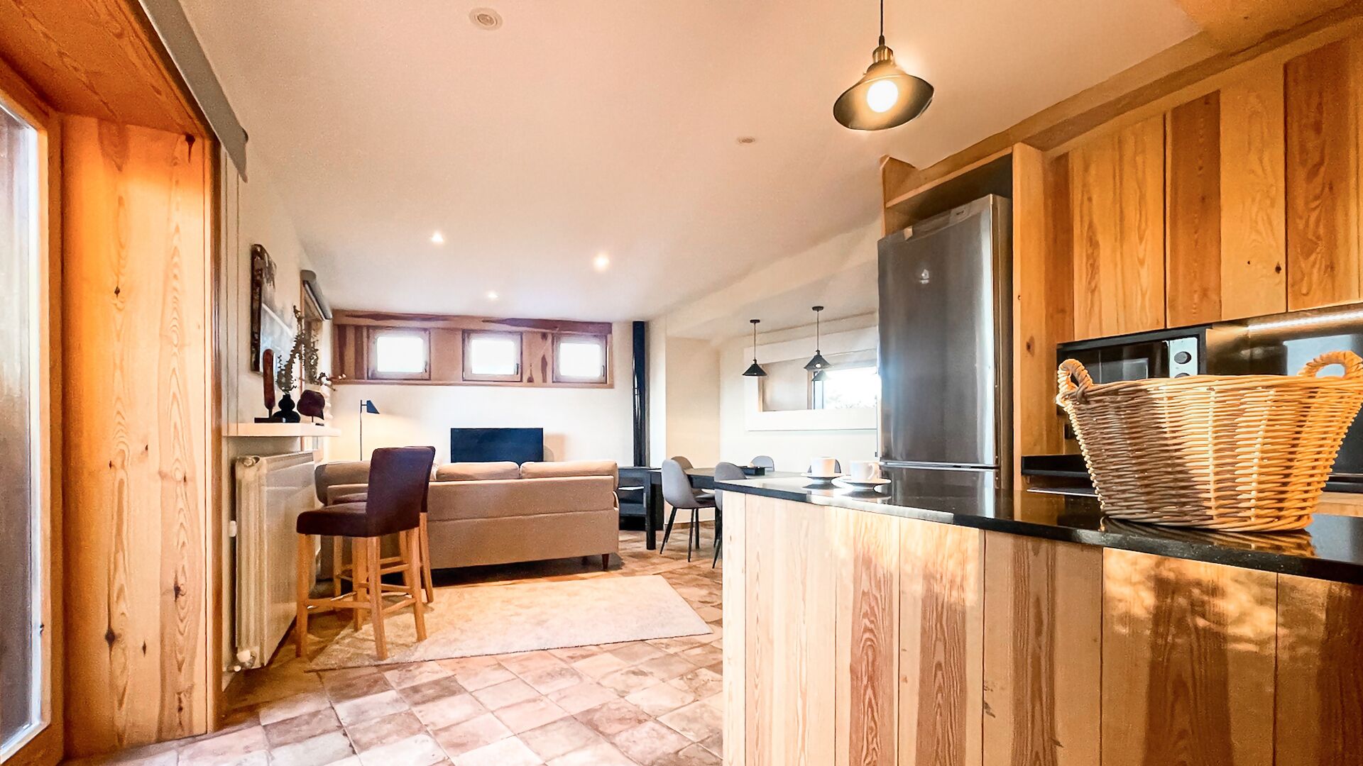 Télévision, cheminée