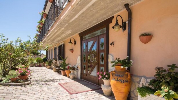 Terrace/patio - Hotel la Loggia (Castel di Sangro)