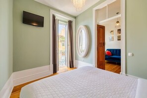 2 habitaciones, escritorio, cuna de viaje y wifi 