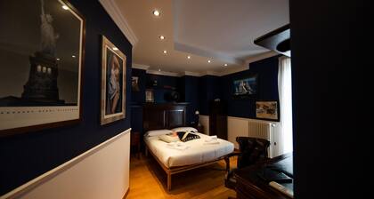 Navy Apartment by Wonderful Italy