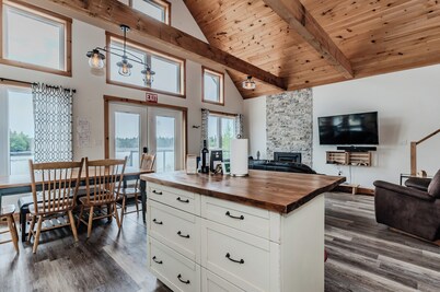 Purgatory Cove - Private Waterfront Escape