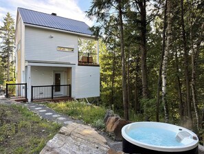 Terrace/patio - Spa and Nature at Chalet Komorebi (Sainte-Beatrix)