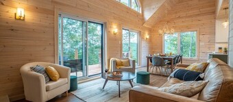 Montagnia Escape: Tremblant with Hot Tub & Sauna