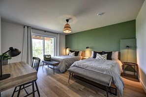 3 عدّة غرف نوم وسرير سفر وواي فاي وملاءات أسرّة