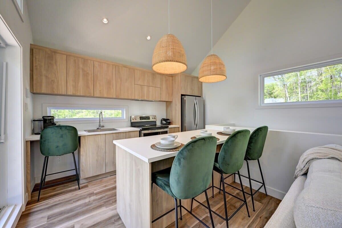 Geladeira, micro-ondas, fogão, cooktop