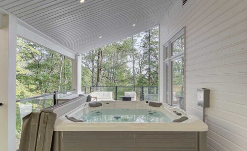 Chalet w Private hot tub, sauna, cold plunge