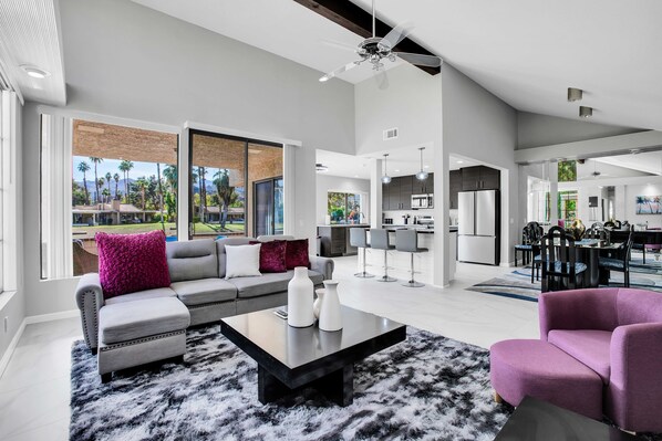 TV, fireplace - Sleek Modern Oasis - A Ryson Property (Palm Springs)