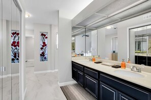 淋浴設備、風筒、提供毛巾