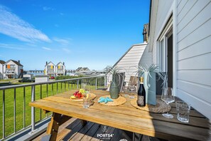 Outdoor dining - Nicks Seestern - near the Baltic Sea, harbor view (second row), whirlpool tub (Olpenitz)