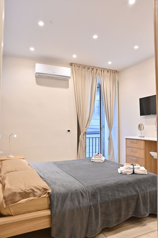 Standardzimmer | 1 Schlafzimmer, hochwertige Bettwaren, Daunenbettdecken, Schreibtisch