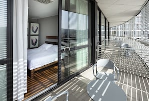 Quarto conforto | Frigobar, cofres nos quartos, escrivaninha