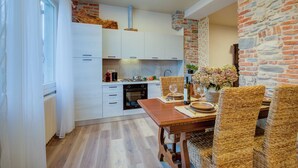 Maison Familiale, 2 chambres, balcon (La Valbinella Few Meters From Varese) | Cuisine privée