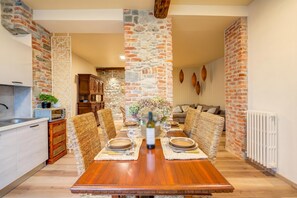 Casa familiar, varias habitaciones (La Valbinella Few Meters From Varese) | Restauración