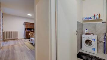 Rumah Keluarga, beberapa kamar (La Valbinella Few Meters From Varese) | Interior