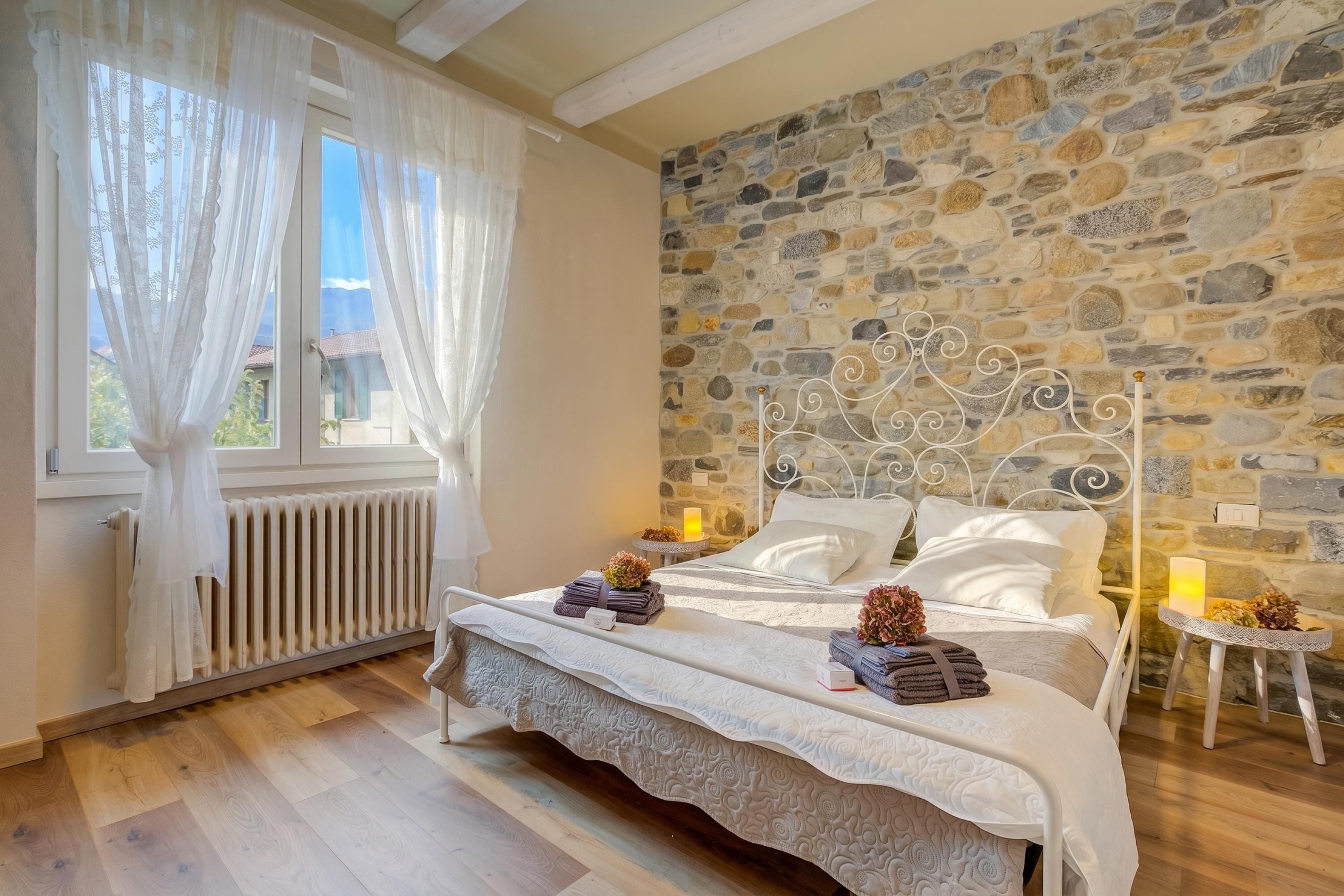 Rumah Keluarga, beberapa kamar (La Valbinella Few Meters From Varese) | 2 kamar tidur, setrika/meja setrika, Wi-Fi gratis, dan seprai linen