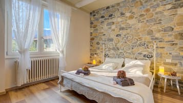 Rumah Keluarga, beberapa kamar (La Valbinella Few Meters From Varese) | 2 kamar tidur, setrika/meja setrika, Wi-Fi gratis, dan seprai linen