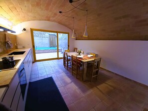 Dining - Modern Townhouse, Sleeps 6, Pool, A/C, WiFi, Fireplace, Costa Brava (L'Armentera)