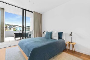 3 bedrooms, desk, iron/ironing board, WiFi