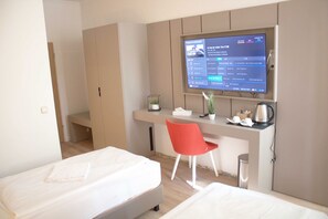 Deluxe Twin Room, Non Smoking | Premium bedding, laptop workspace, free WiFi - Isar City Hotel (Munich)