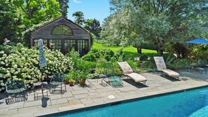 Pool - Cozy Cottage in Smithsonian's of American Gardens! (Prospect)
