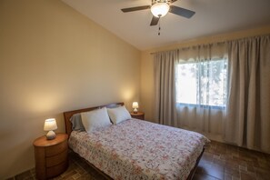 3 habitaciones, escritorio, wifi gratis y ropa de cama 