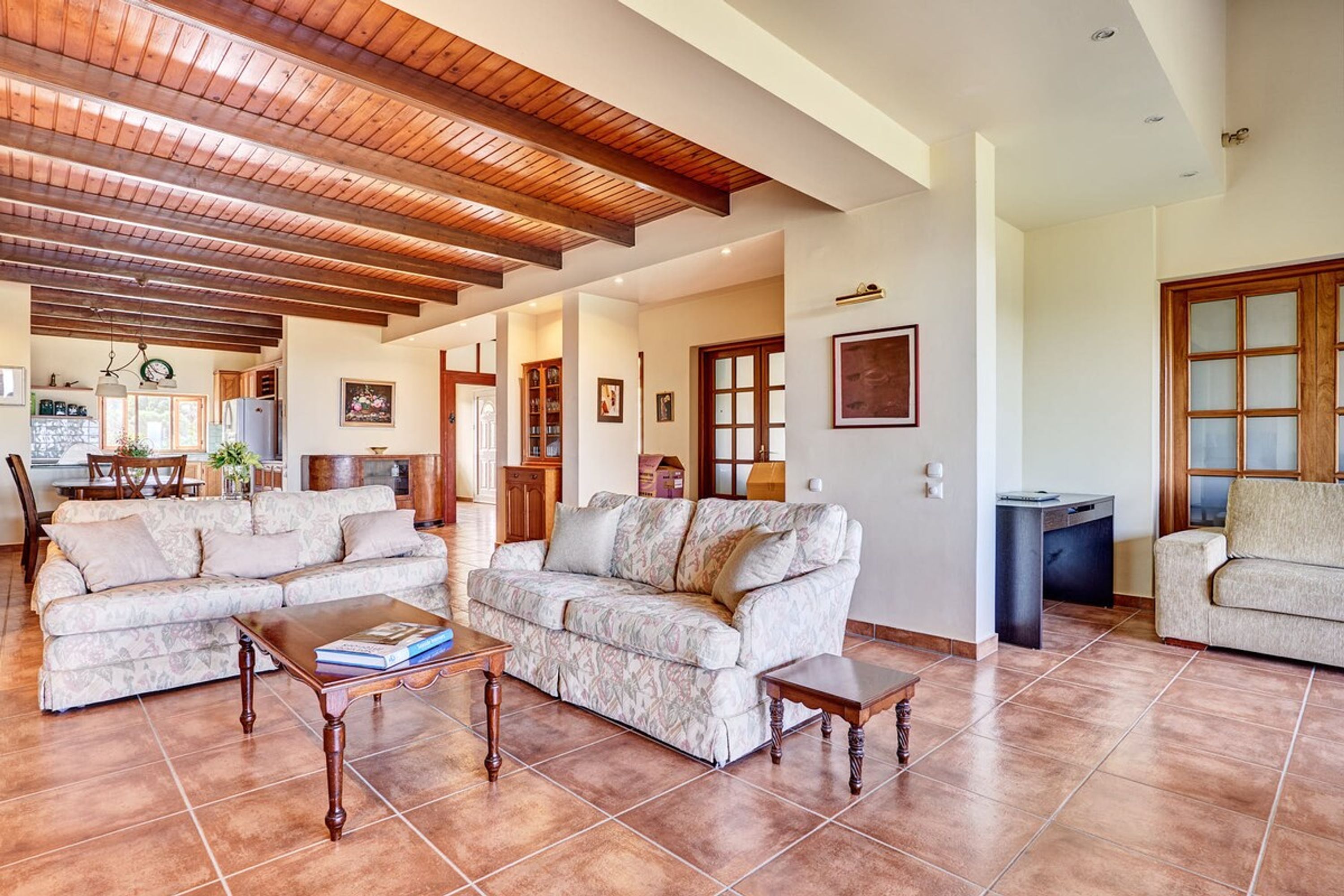 TV, fireplace, offices