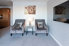 TV, stereo - Luxury Riverside 2BR Apartment - Sleeps 4 (Inverness)