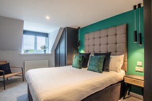 2 bedrooms, iron/ironing board, WiFi, bed sheets - Essich Park - 2BR - Hot Tub - Sleeps 4 (Inverness)