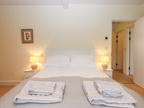 3 bedrooms, individually decorated, individually furnished, free WiFi