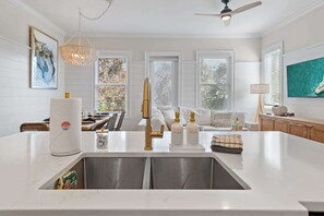 TV, video games - Gulf Views | Rooftop Patio | 4 Bikes | Heated Pool (Santa Rosa Beach)