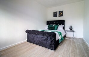 1 bedroom, iron/ironing board, WiFi, bed sheets - Shazeal Apartments (Birmingham)
