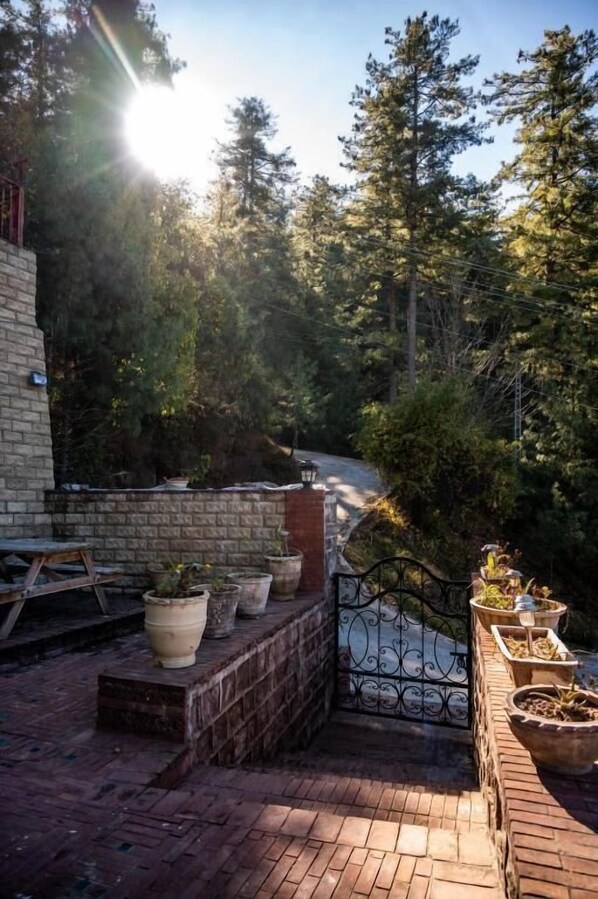 Exterior - Sarah's Lodge (Bhurban)