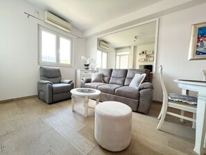 Superior Apartment, Balcony, Sea View | Living area - MIRROR apartment (Dubrovnik)