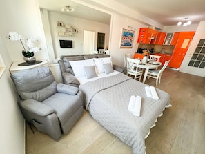 Superior Apartment, Balcony, Sea View | 1 bedroom, free WiFi, bed sheets - MIRROR apartment (Dubrovnik)