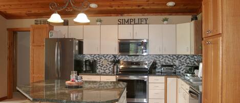 Fridge, microwave, stovetop, dishwasher