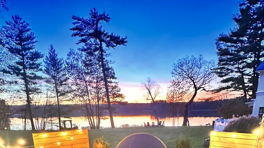 Wolf Cove Inn