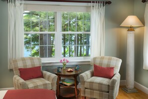 Moosehead Lake, 2nd Floor, Dog friendly | Individually decorated, individually furnished, free WiFi - Wolf Cove Inn (Poland)