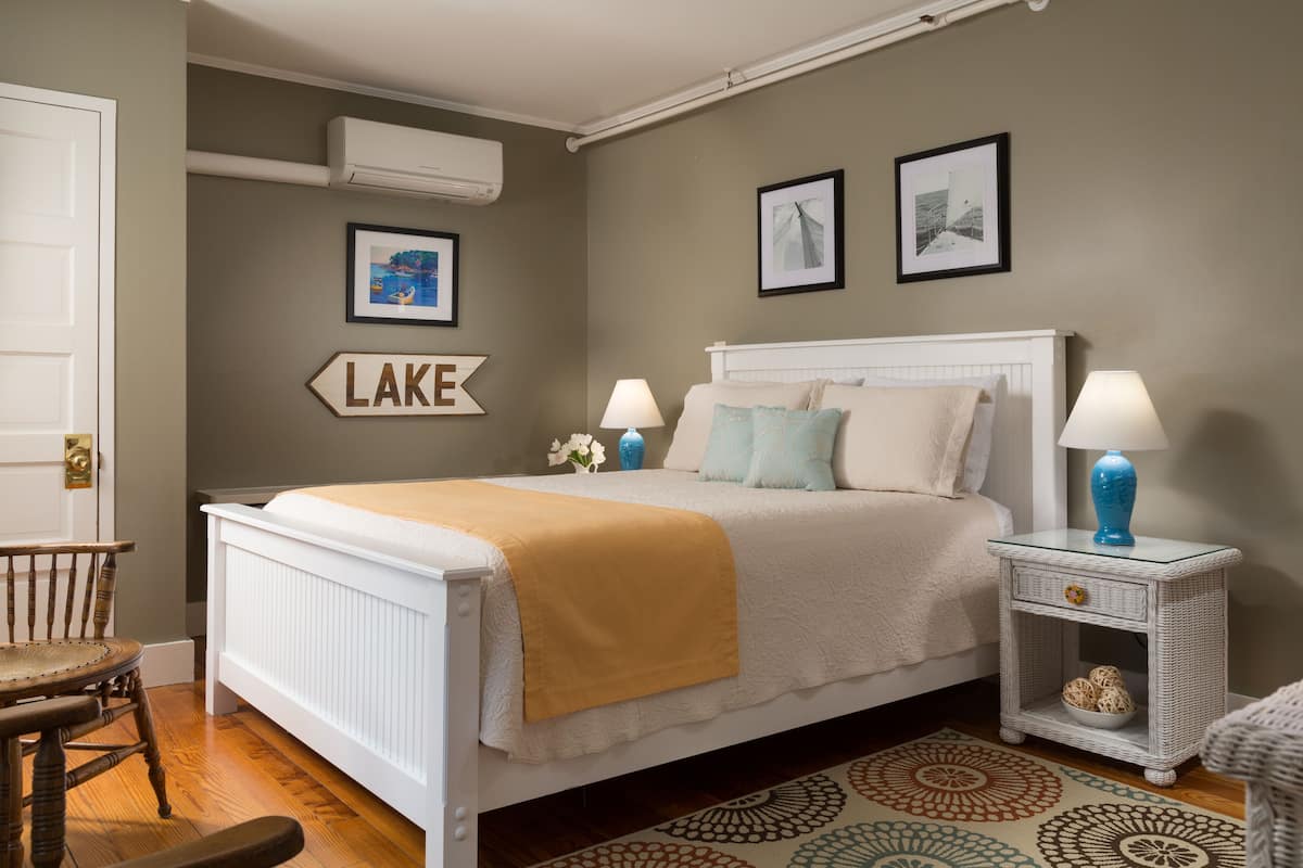Casco Bay, 2nd Floor, Lake View