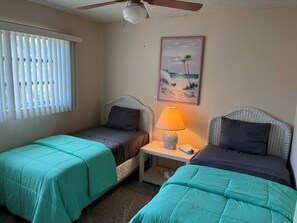 2 bedrooms, iron/ironing board, free WiFi, bed sheets